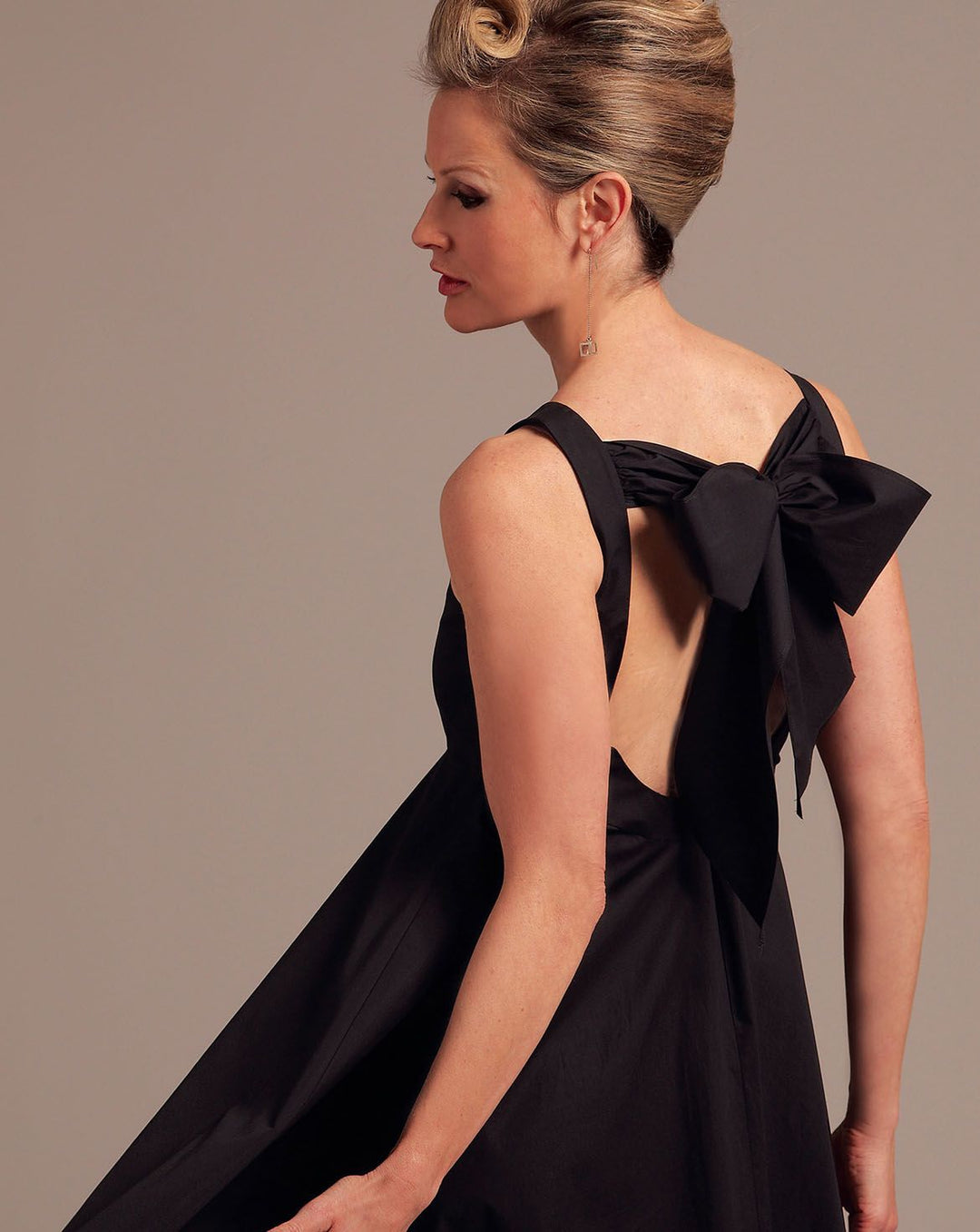 Vogue Schnittmuster V1102 außergewöhnliches Damenkleid